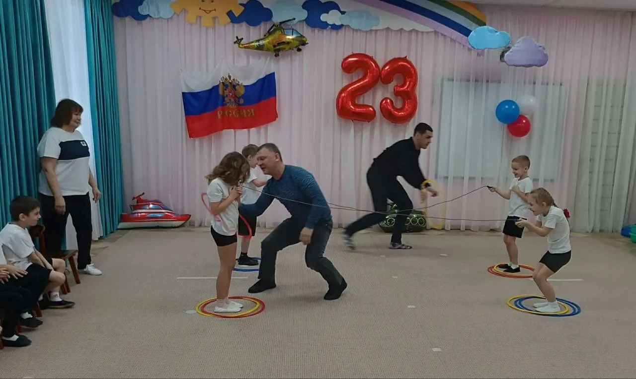 🎉 В нашем дошкольном отделении гимназии прошел замечательный спортивный праздник «Я как папа», посвя