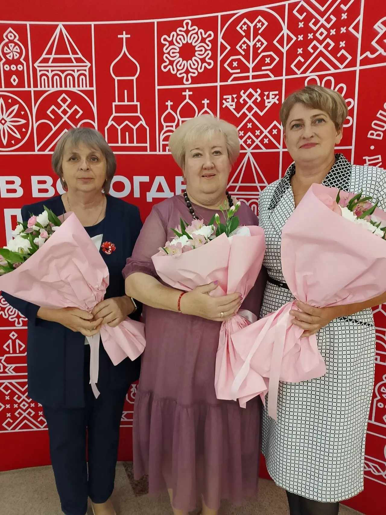От всей души поздравляем наших педагогов с заслуженными наградами! 👏