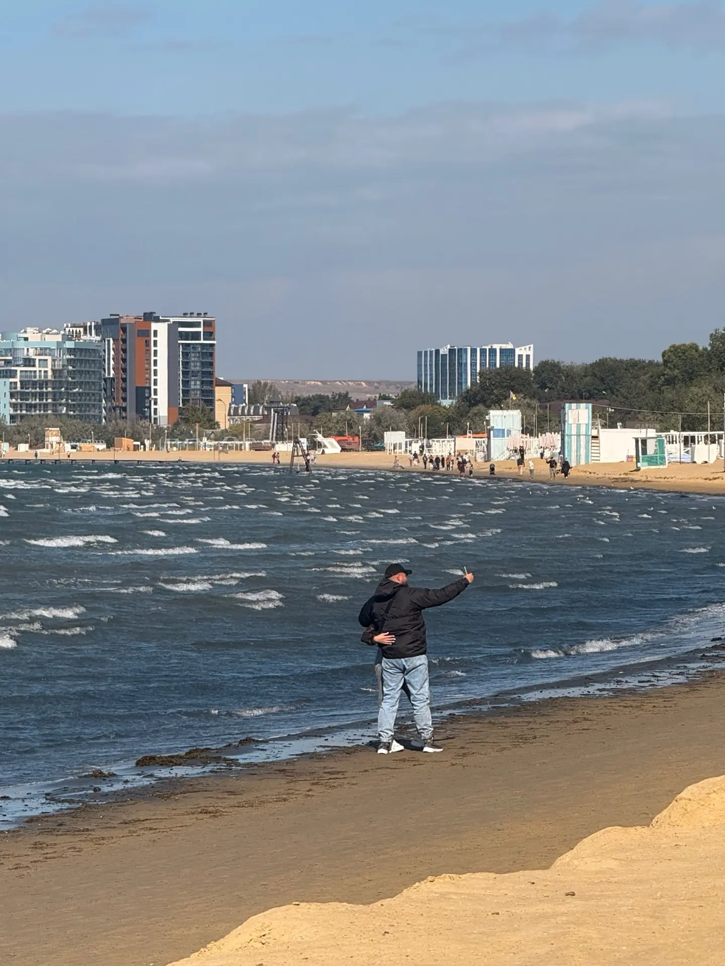 Пляжи выглядят совсем по-осеннему🏖