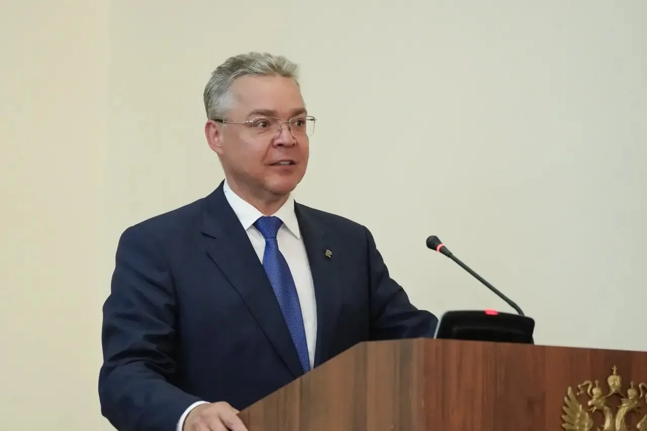 Вручил краевые награды сотрудникам краевого управления Следственного комитета России. Церемония была