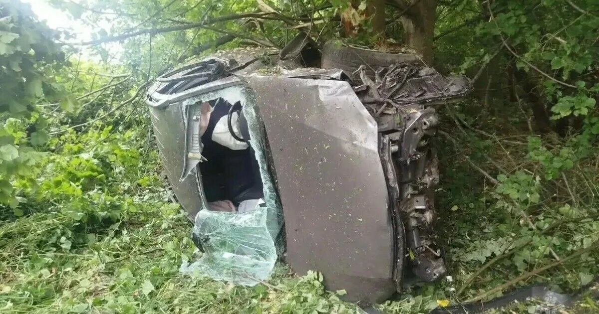 🚘На трассе Калининград — Мамоново легковушка вылетела с трассы и опрокинулась — водите...