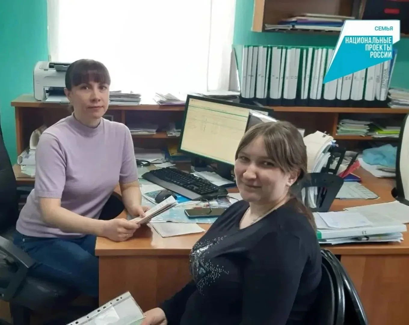 В Курской области продолжается реализация нацпроекта «Семья»: будущие мамы получают ком...