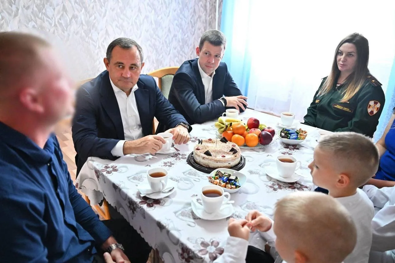 Навестил семью нашего Героя.