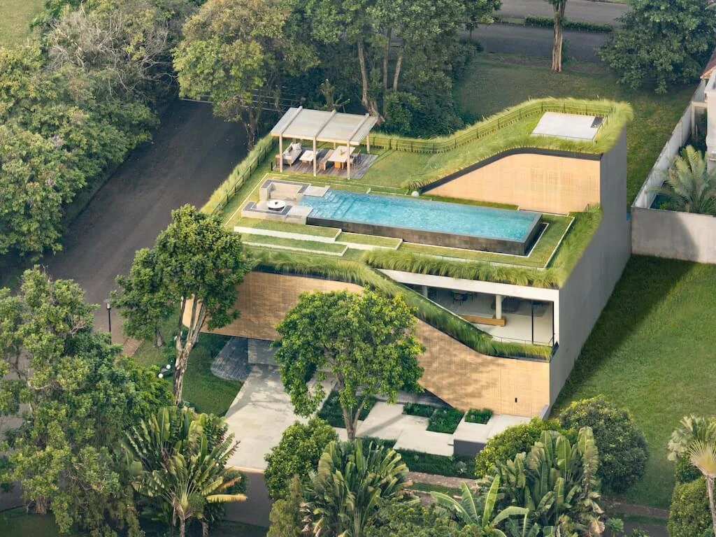 ▶ Split Mass Residence / K-Thengono Design Studio