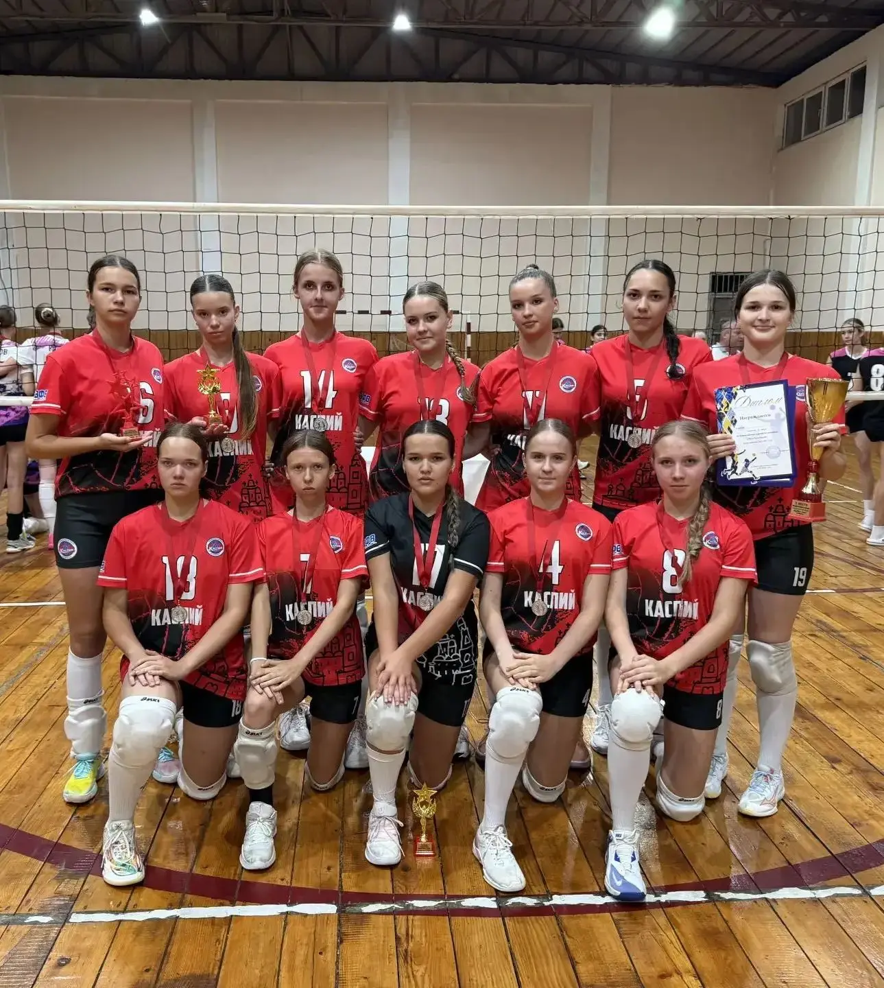 🏐 Серебро на всероссийском турнире: волейболистки СШ №9 с отличным стартом сезона!