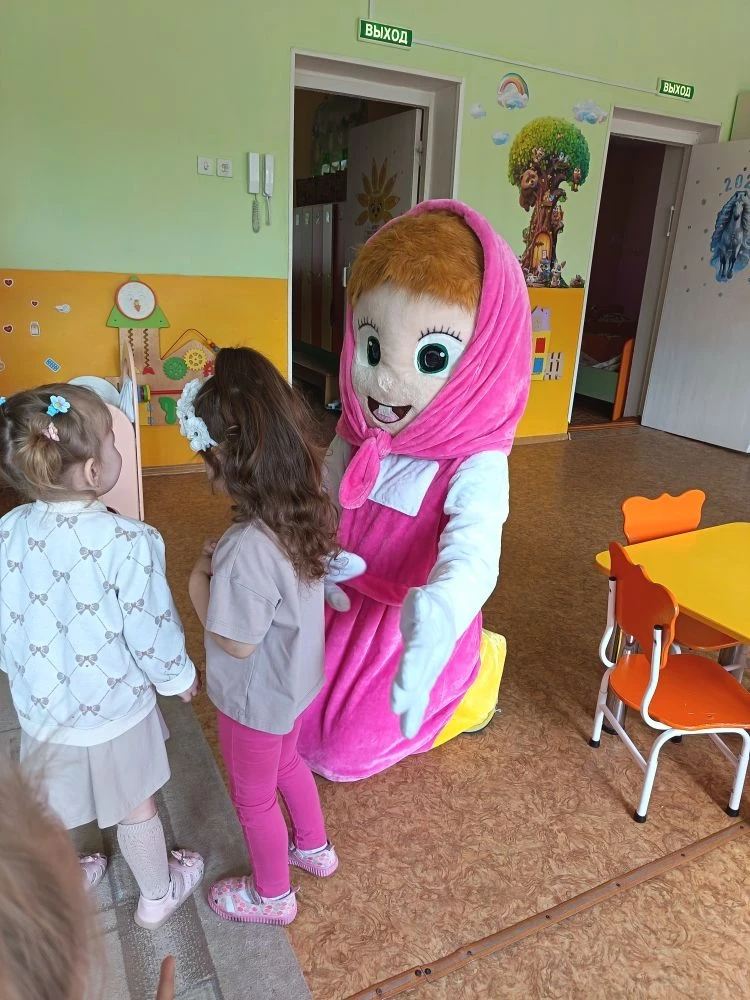 ✨✨✨🎉🎉🎉В честь Дня Защиты детей педагоги нашего детского сада перевоплотились в любим...