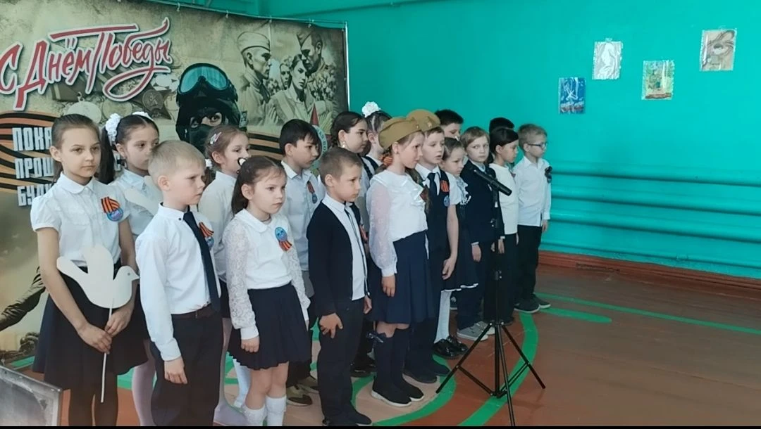 Память, которая живёт в сердцах: школа отметила День Победы 8 мая в стенах 6-го корпуса прошла серия