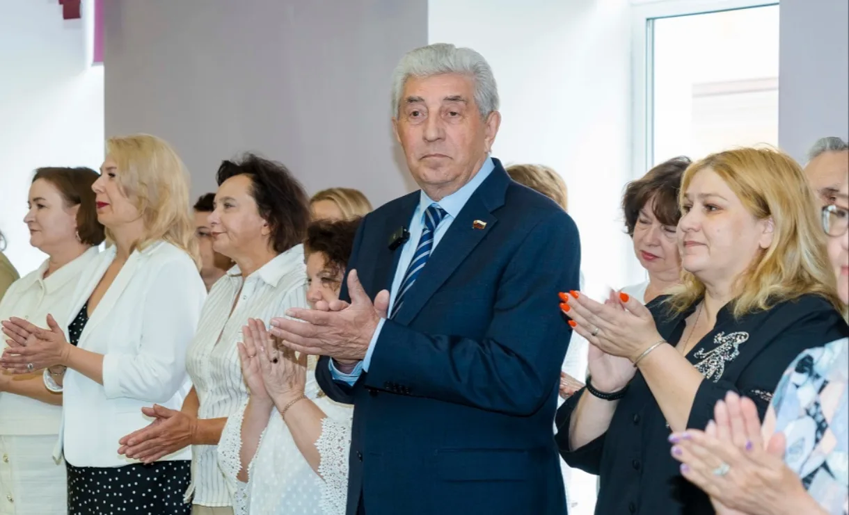 Председатель Заксобрания Сергей Грачев пожелал оренбургским педагогам благодарных учеников