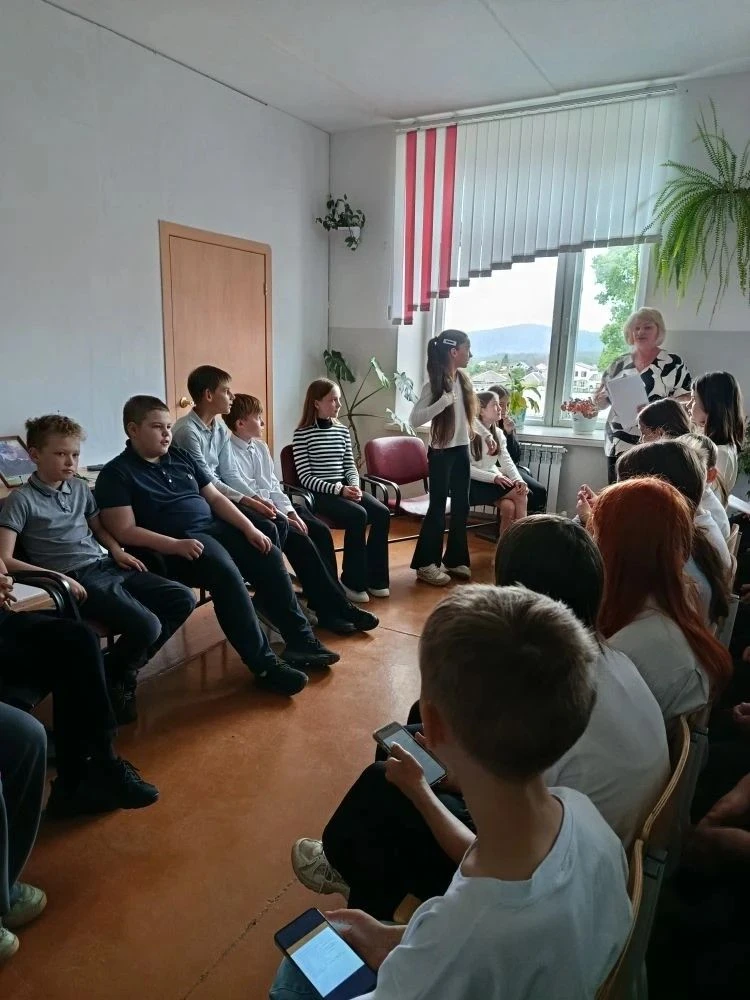 Ученическая конференция «По дороге в 5 класс»:
четвероклассники спрашивают-пятиклассники отвечают.
2
