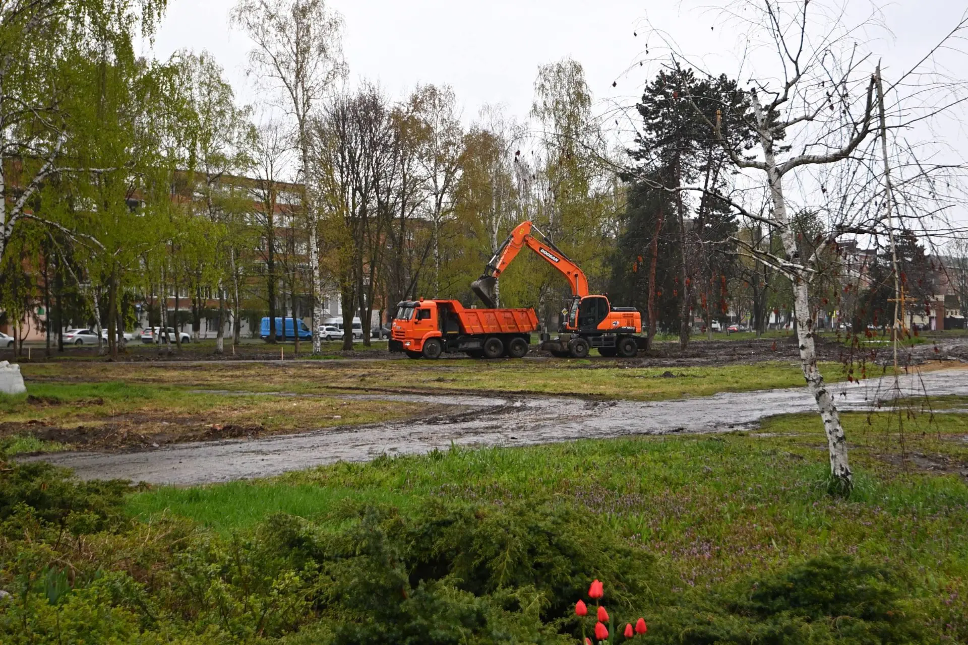 Глава Адыгеи поставил задачи по благоустройству сквера возле кафедрального собора в Майкопе   Глава 