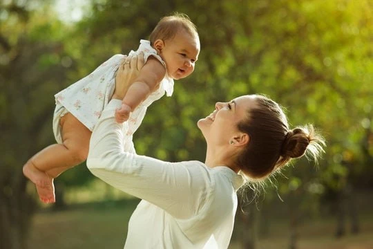 👩‍👧 7 честных лайфхаков для мам, которые сэкономят нервы, деньги и походы к врачу

Материнство — э