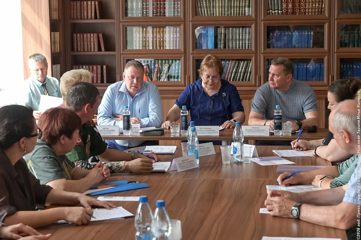 ⭐ Глава Нижнего Тагила Владислав Пинаев вместе с уполномоченным по правам человека в Свердловской об