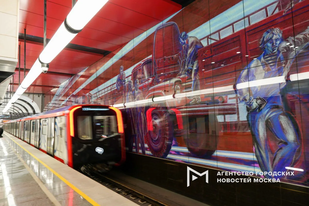 Пассажиропоток Троицкой линии метро вырос за год в три раза, сообщил Сергей Собянин.