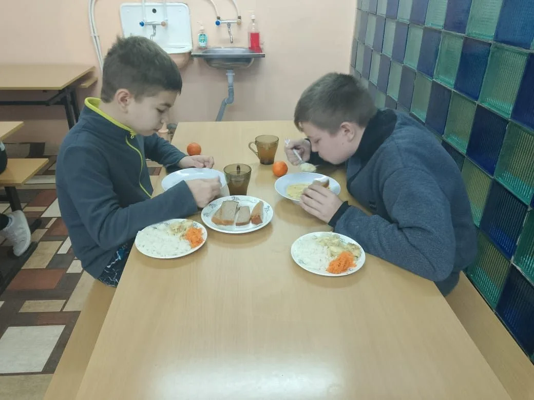 Родители в очередной раз проверили качество питания в школьной столовой.