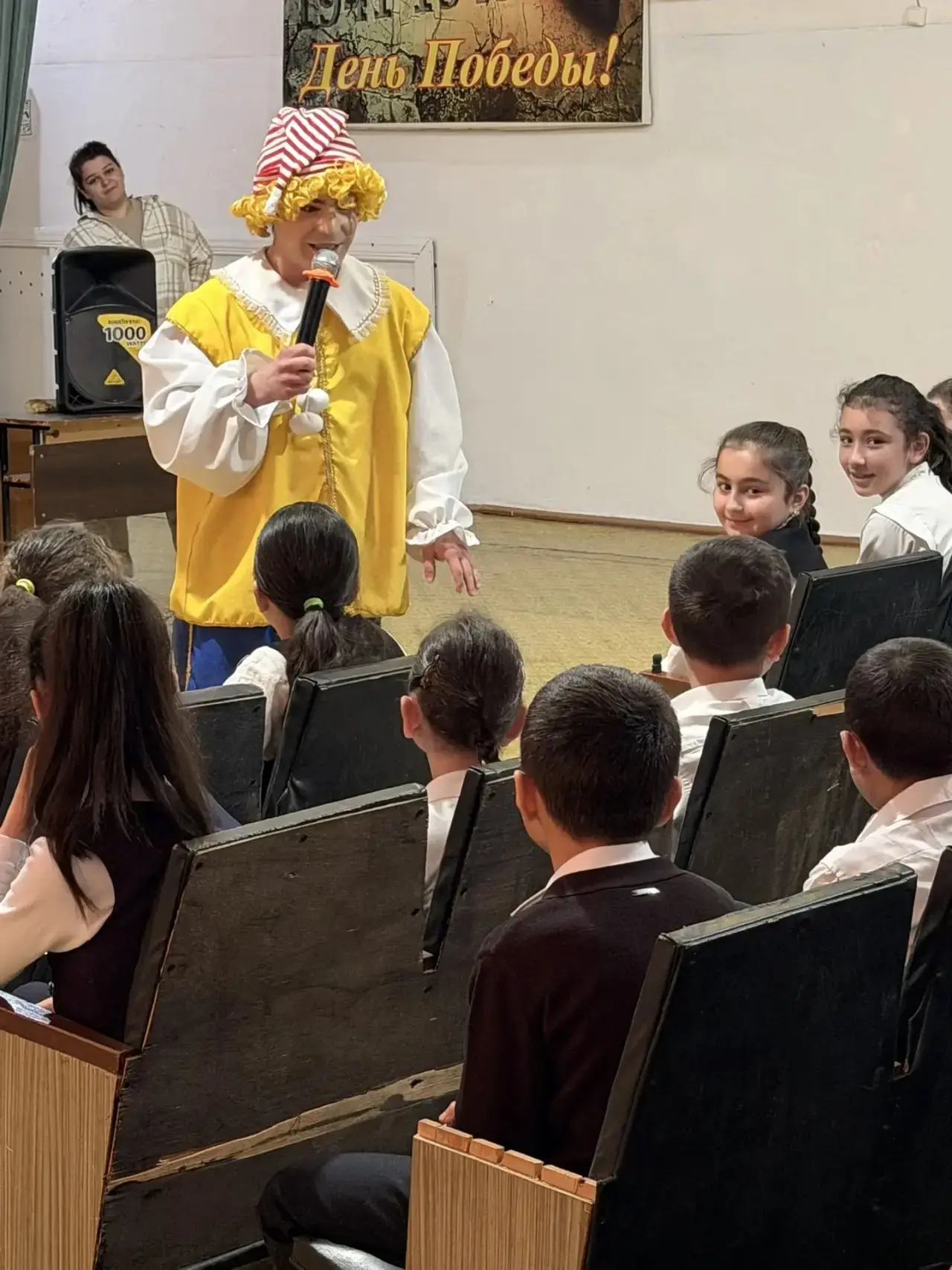 ✨ В нашей школе в актовом зале состоялся благотворительный концерт «Добрые руки»✨  Этот вечер объеди
