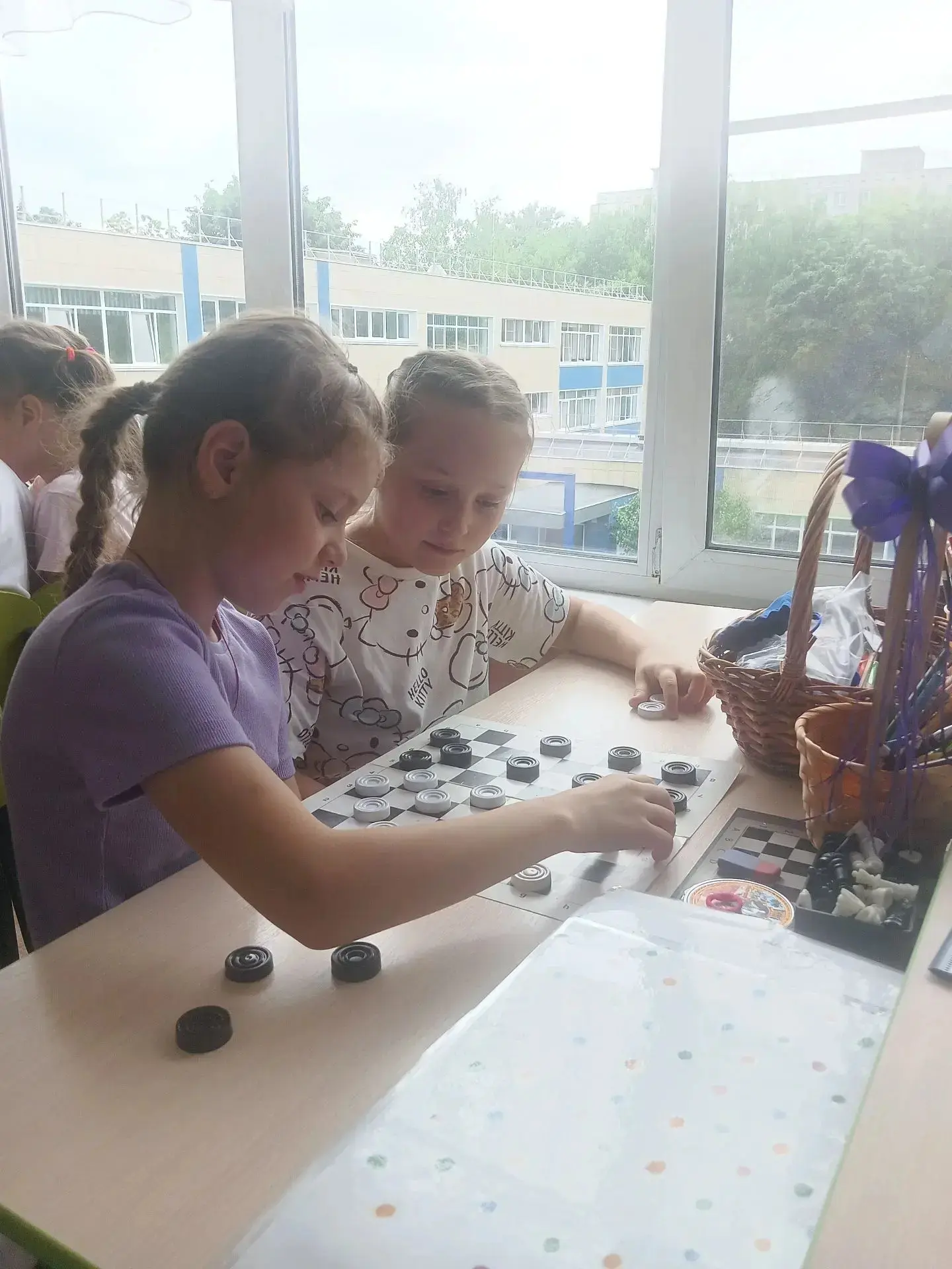 Сегодня за окном было пасмурно и шёл дождь, но в нашем пришкольном лагере «Счастливое детство» царил