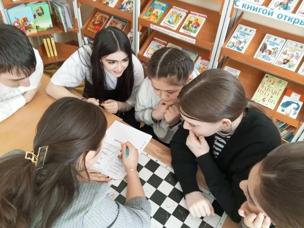 📚✨ Книгобум продолжается: подводим итоги литературной игры!  В школьной библиотеке состоялась уже тр