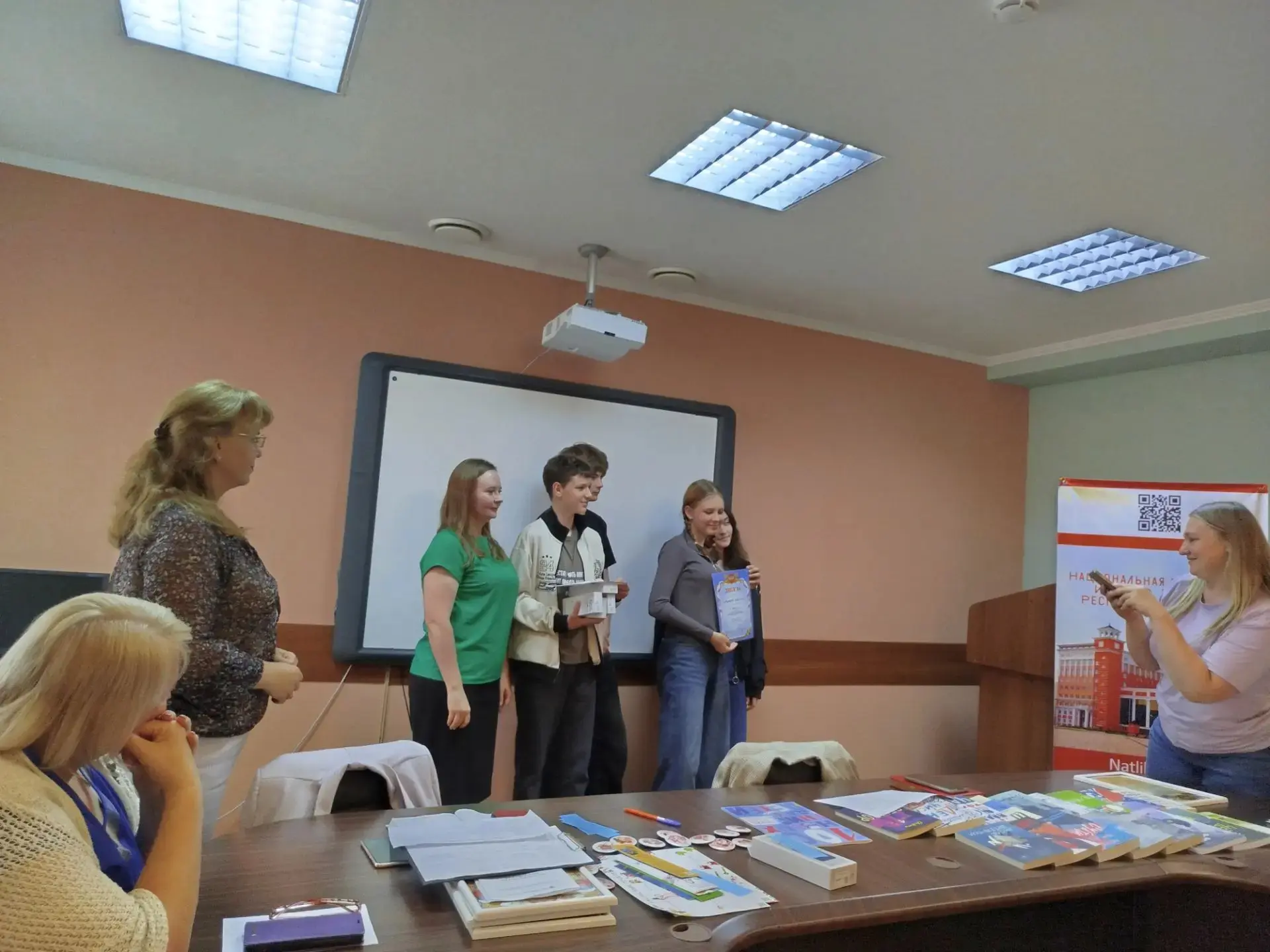 Сегодня в Республиканской библиотеке им. А.С.Пушкина состоялся Круглый стол "Мотивация детей и подро