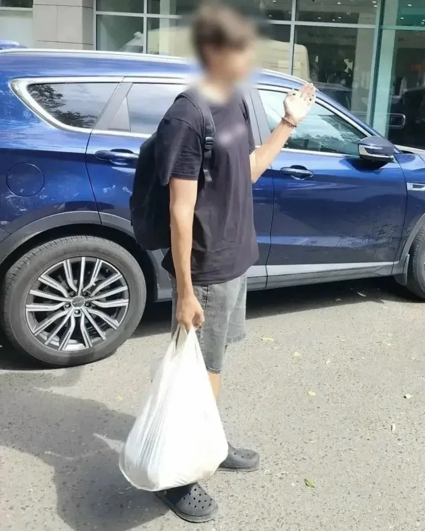19-летний парень из Ростовской области получил 7 тысяч за то, что его картой прокрутили...