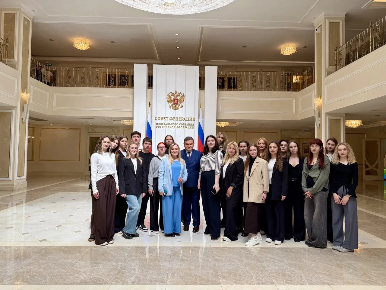 В #сенат сегодня выпала честь приветствовать сразу две региональные молодежные делегации. 

На мой в