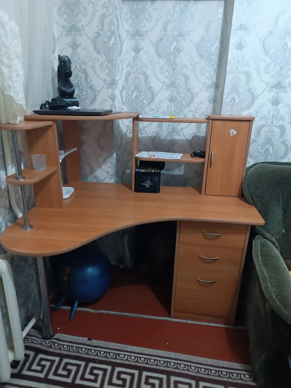 Отдам, даром. Компьютерный стол. Самовывоз.