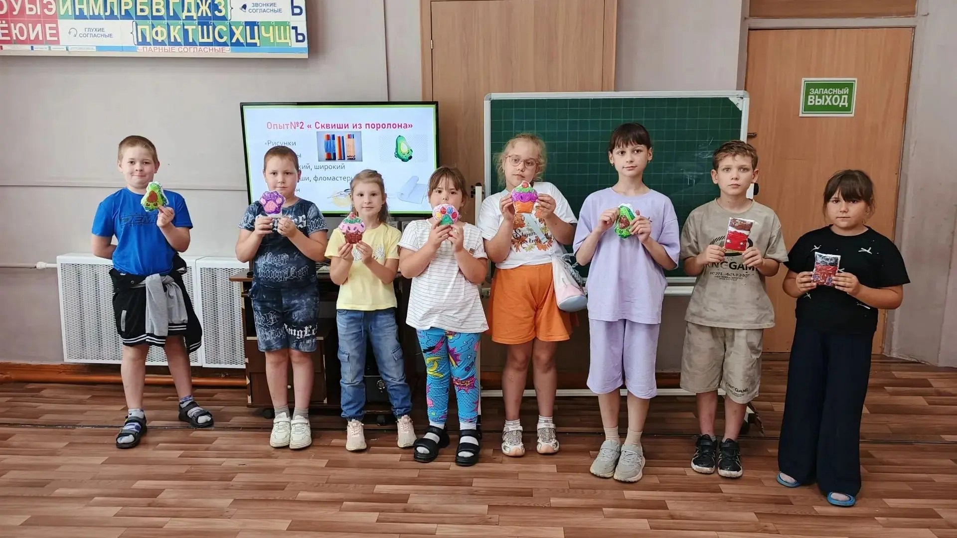 Сегодняшний день в лагере "Солнышко" традиционно начался с утренней зарядки и полезного завтрака.  П