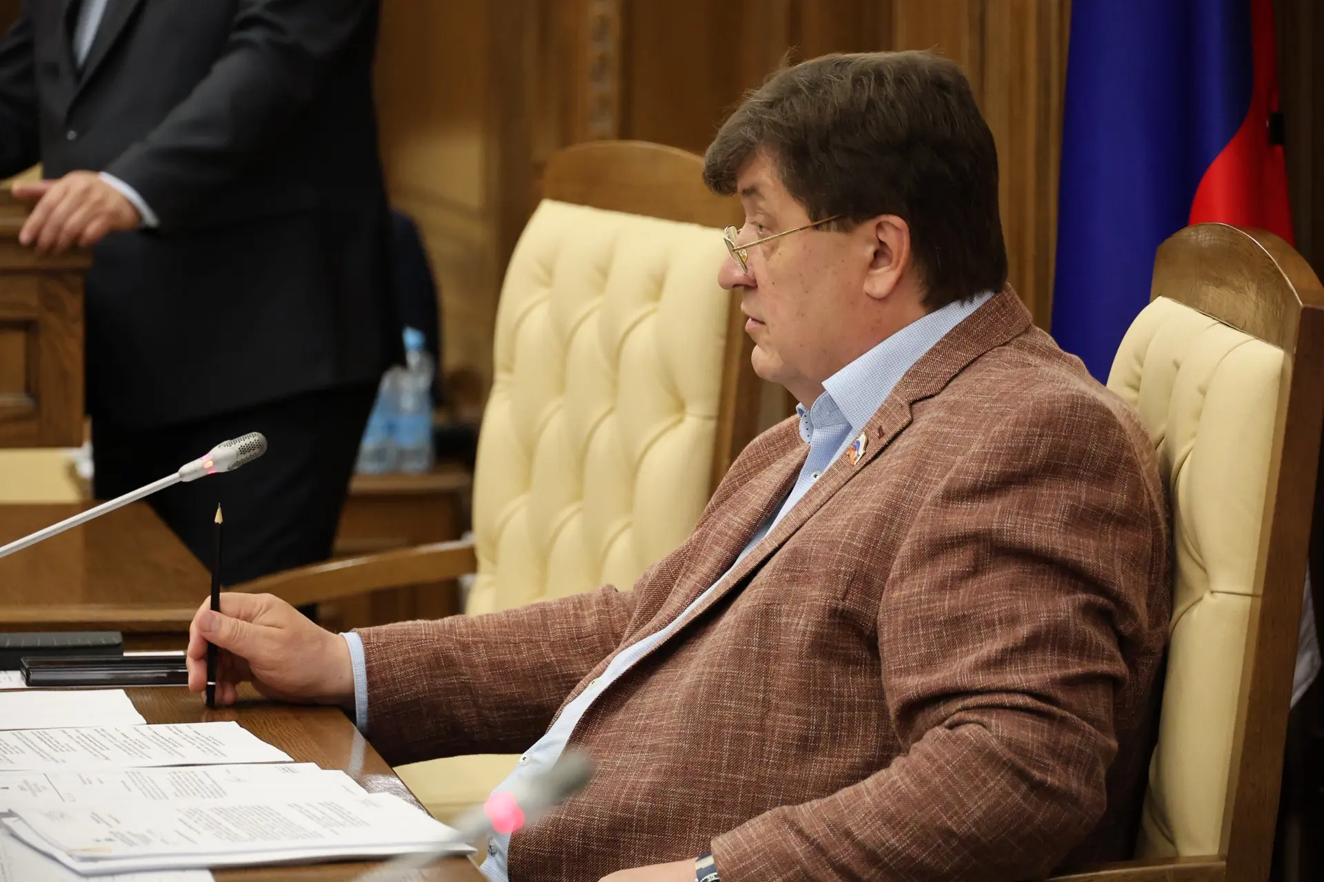 В Белгородской областной Думе продолжается активная подготовка к предстоящей сессии. Та...