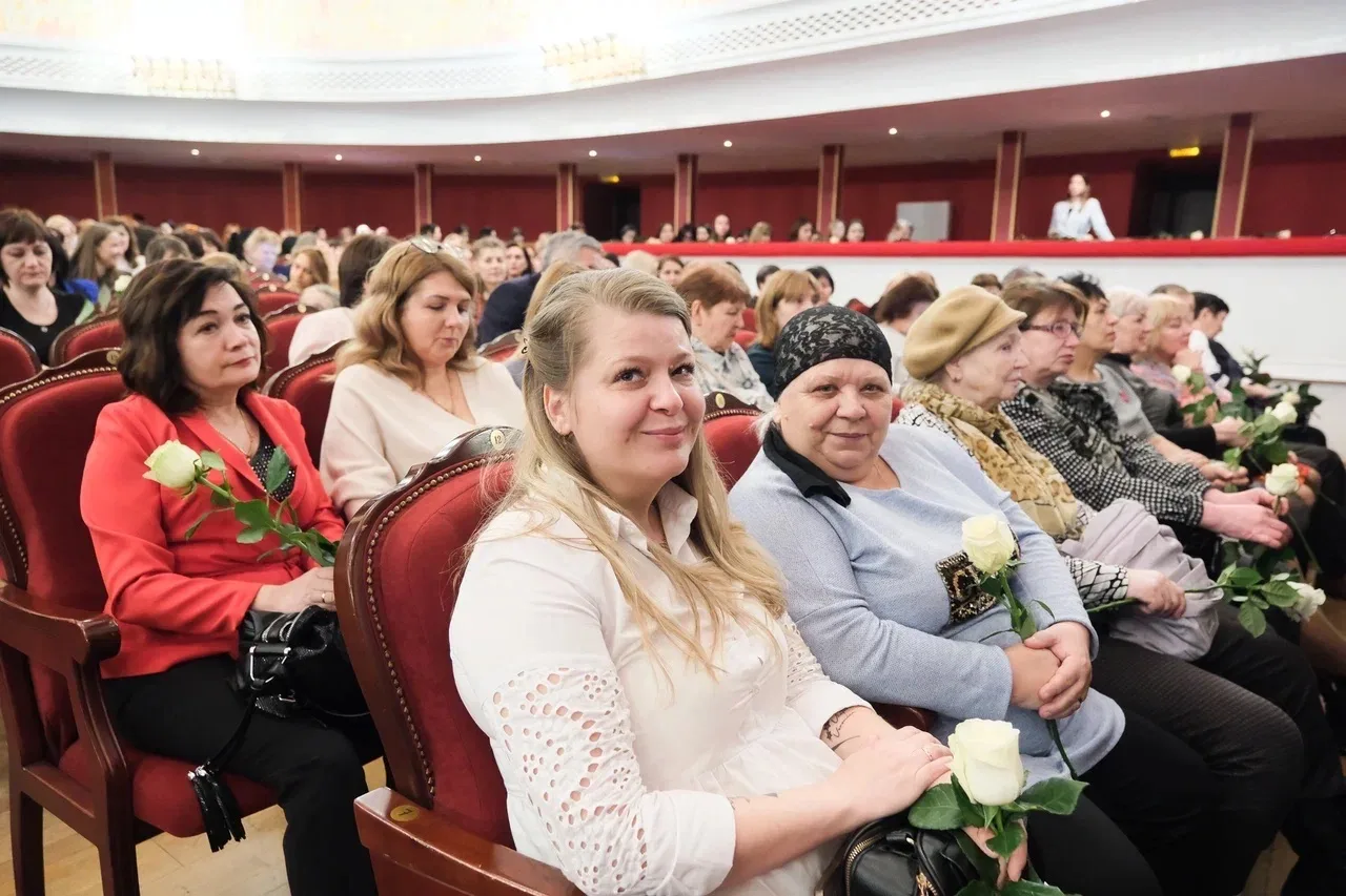 Дорогие астраханки! Примите искренние поздравления с прекрасным весенним праздником — 8 Марта!  Этот