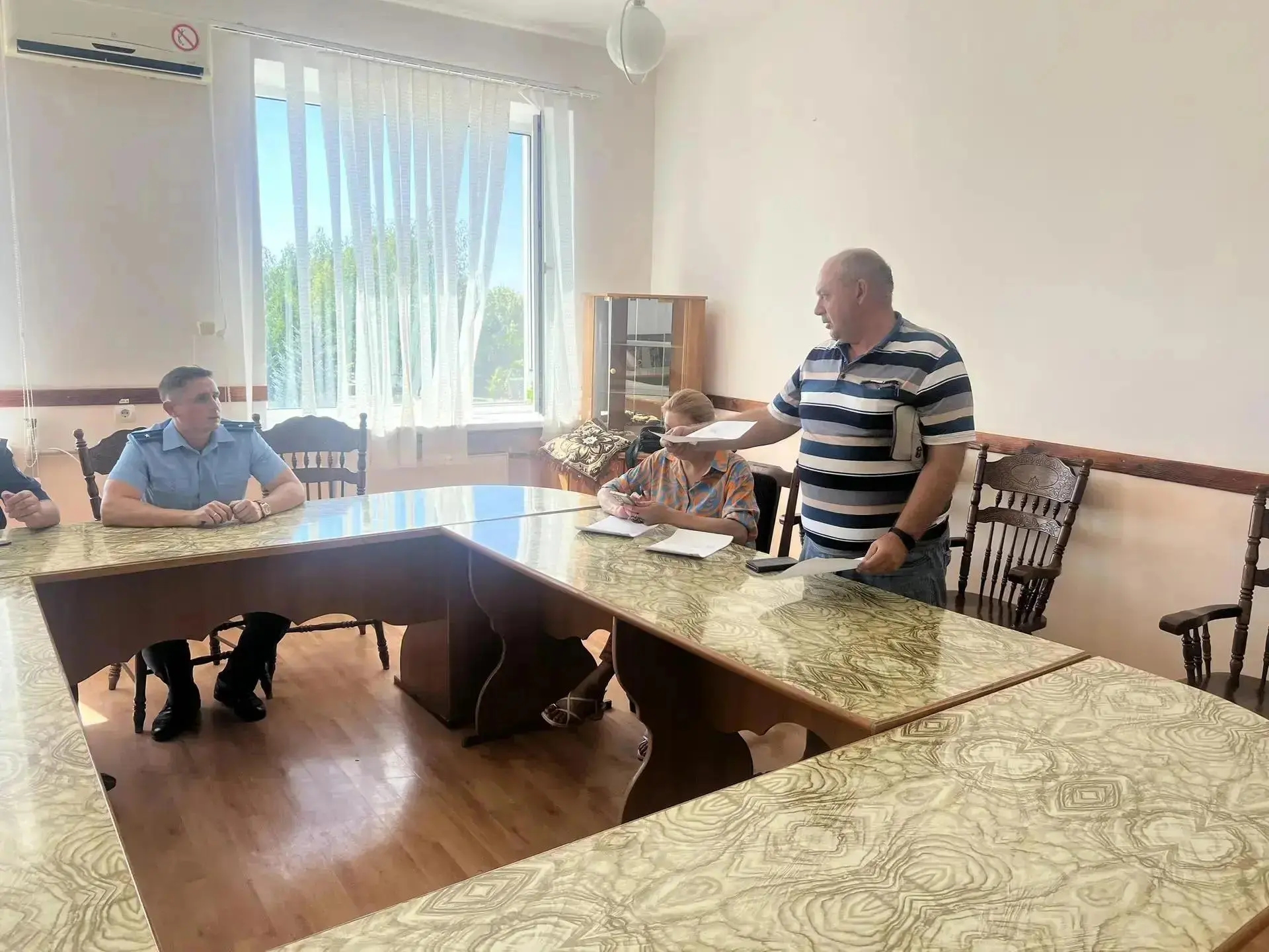 Прокурор Каховского района провел выездной прием работников сельскохозяйственного предп...