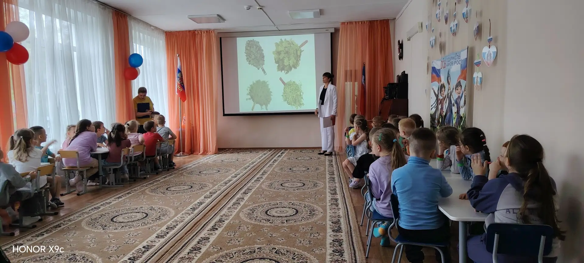 В рамках мероприятий, посвященных Году единства народов России и Дню России, а также в ...
