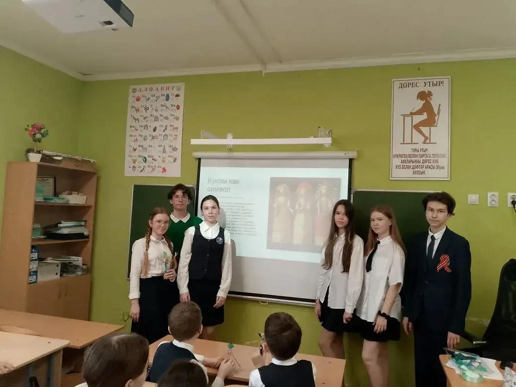 💚 МАСТЕР-КЛАСС ОТ ЮННАТОВ   Сегодня юннаты нашей гимназии провели мастер-класс по изготовлению «Слав