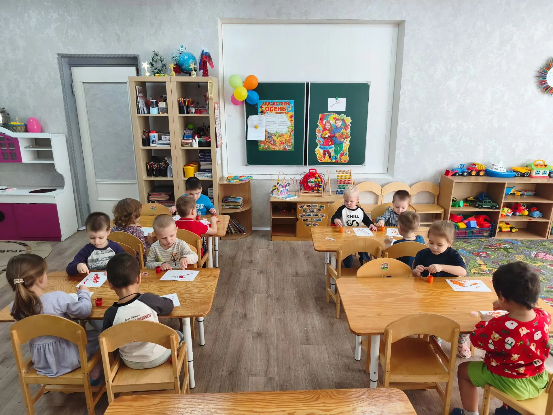 🎨Рисуем рябину: магия ватных палочек в младшей группе!🤗