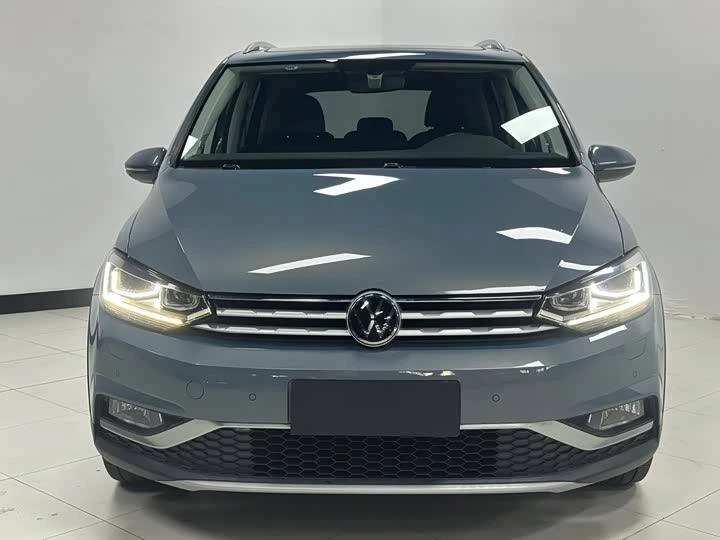 🏎Volkswagen Touran L