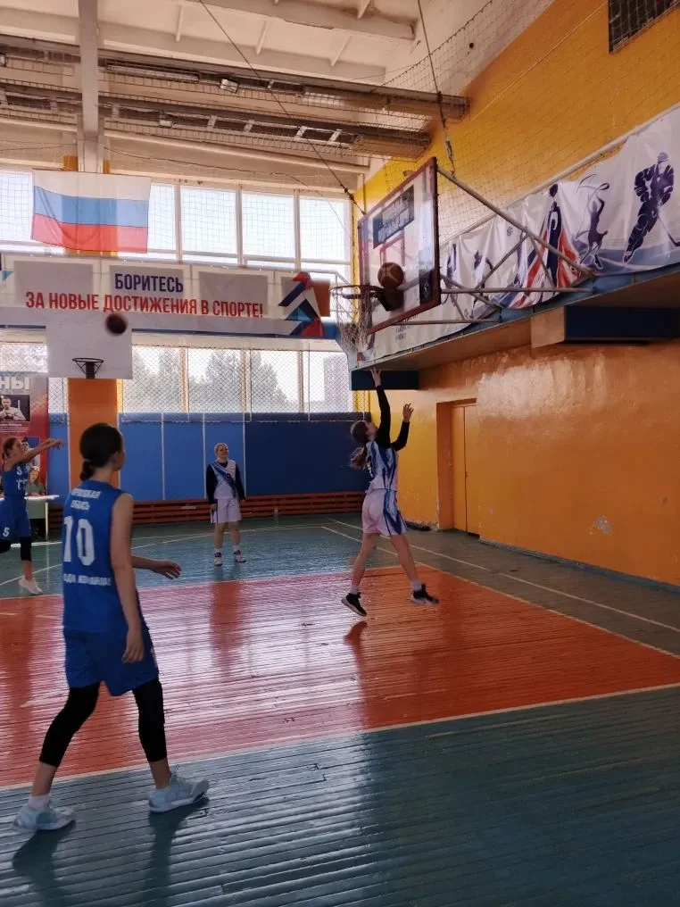 🎉 Поздравляем команду девушек нашей школы с замечательным результатом — третьим местом в соревновани