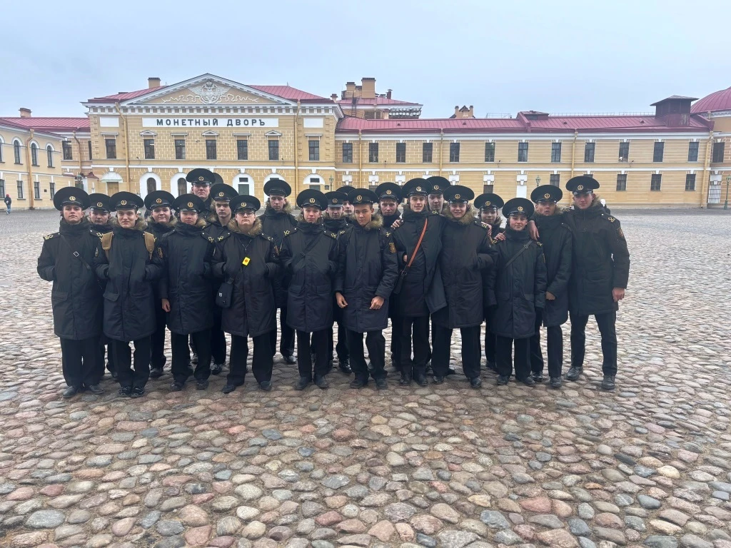🏅 Курсанты первого курса первой площадки Морской технической академии имени адмирала Д.Н. Сенявина з