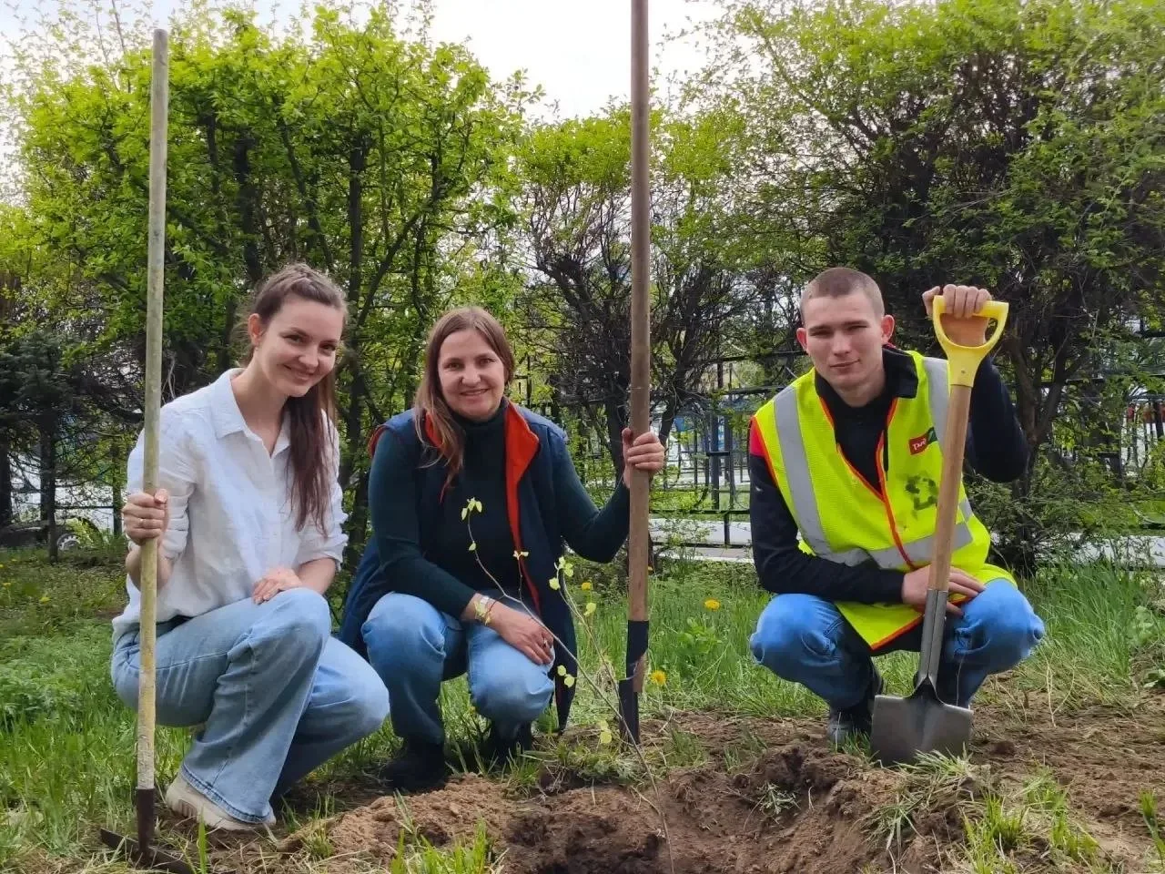 В Улан-Удэ у железнодорожного вокзала высадили редкие деревья 🍃

Как отметили в пресс-службе ВСЖД, 