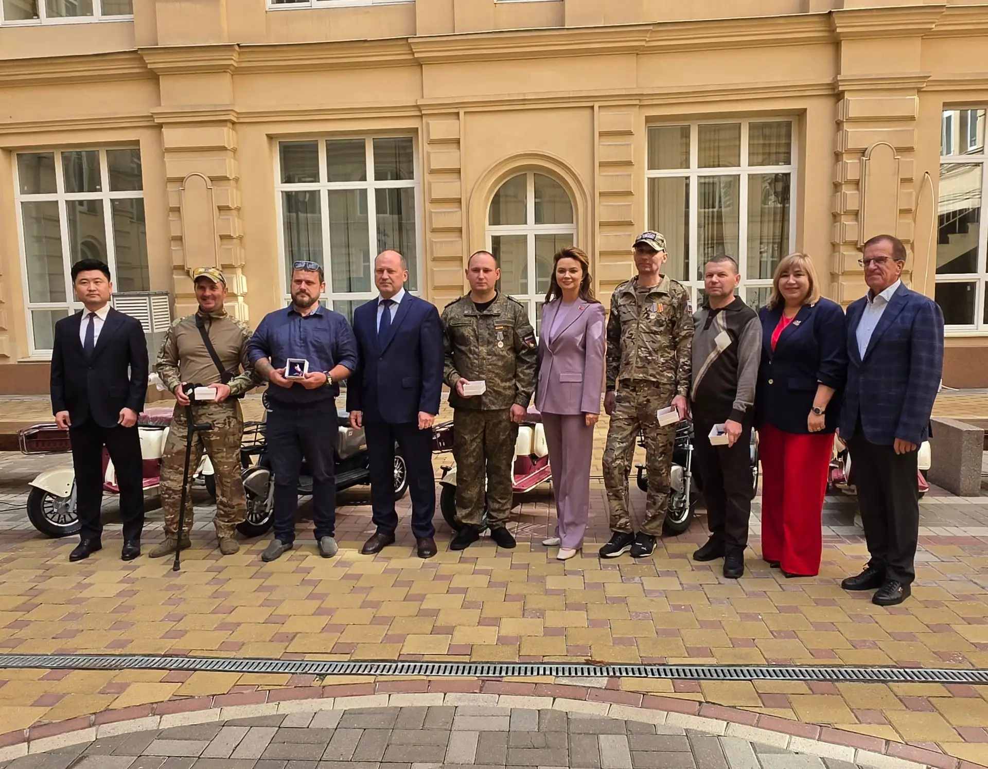 Торжественная церемония передачи трициклов на электрическом приводе прошла сегодня на п...
