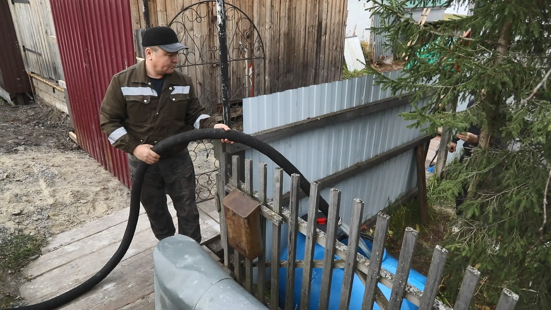 💧«Жилфонд» ограничил подачу заявок на привозную воду  С 15 по 19 мая «Жилфонд» будет принимать заявк