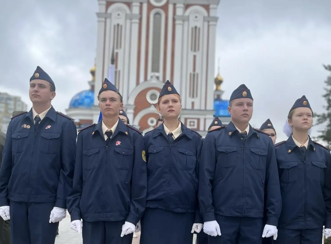 🇷🇺 И подвиг ваш мы помнить будем свято…