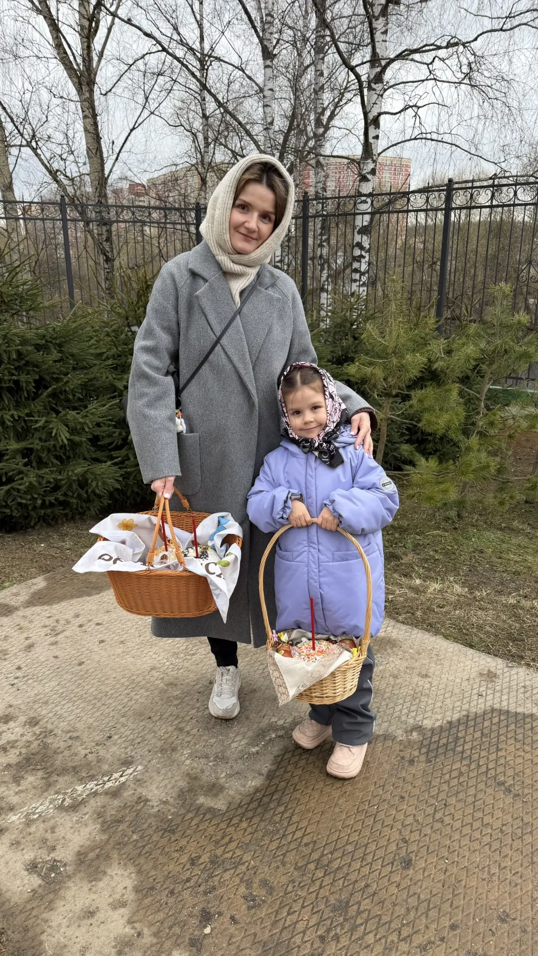 Сходили сегодня освятили яички и куличики🐣