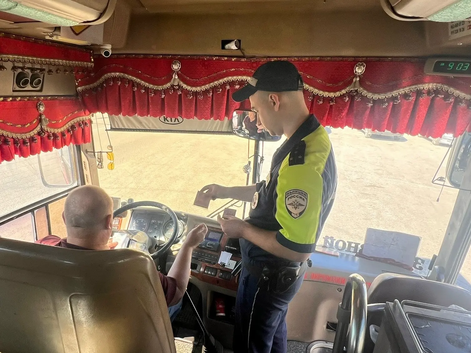 👮‍♂️В Кыштыме проверят автобусы

С 16 по 19 июня 2026 года сотрудники Госавтоинспекции проводят м