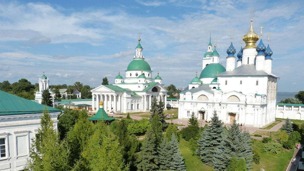 Неподалеку от Ростова Великого в селе Кондаково в семье небогатых крестьян Акиндина и Ирины в 1548 г