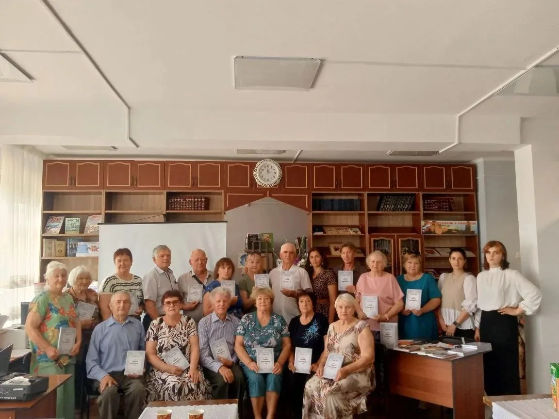 «Судьбе на встречу».
17 июня в читальном зале Полтавской сельской библиотеки состоялся бенефис писат
