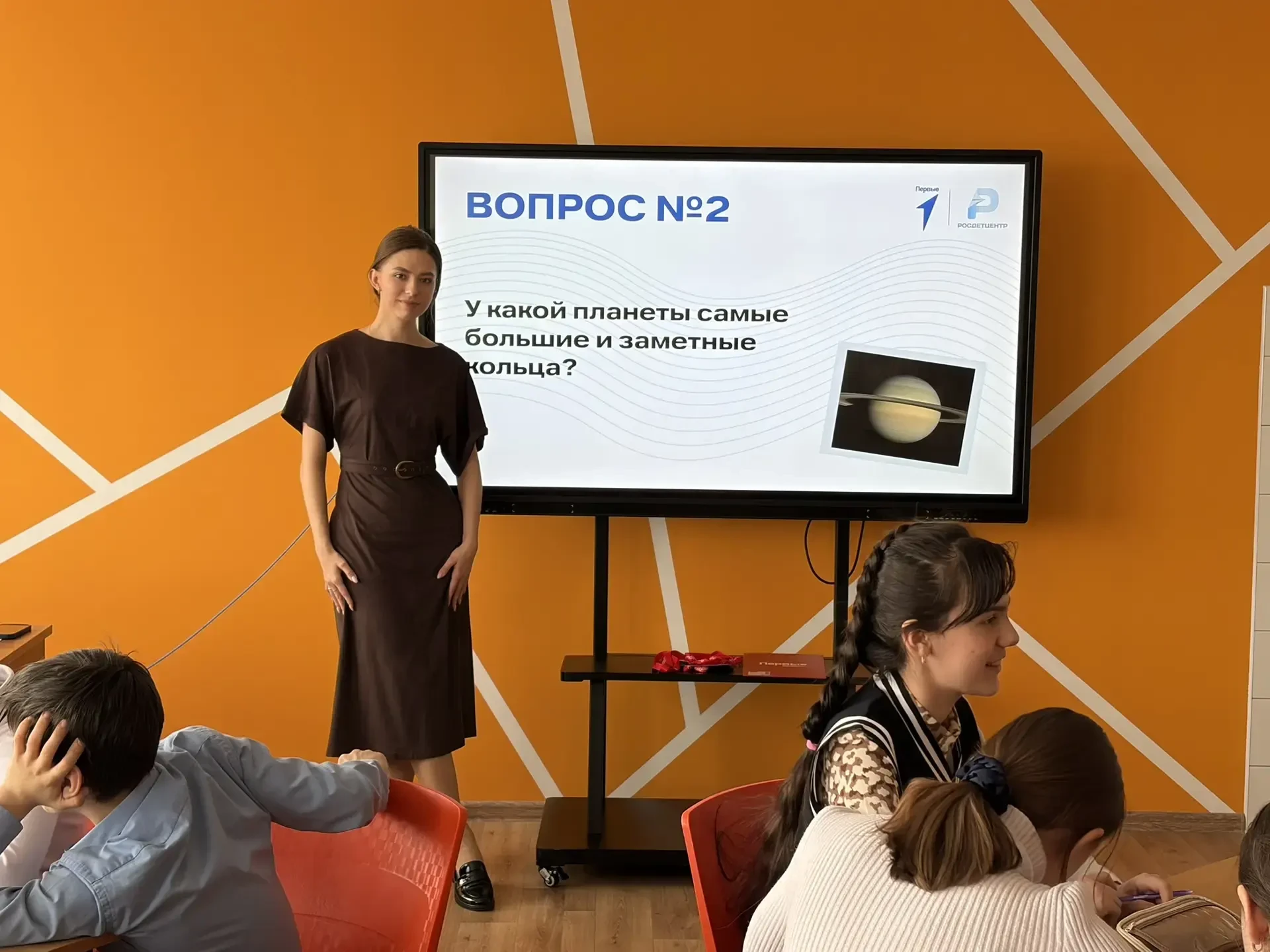 🚀 Вчера в нашей школе прошёл «Космический диктант»! 🌌Наши пятиклассники и шестиклассн...