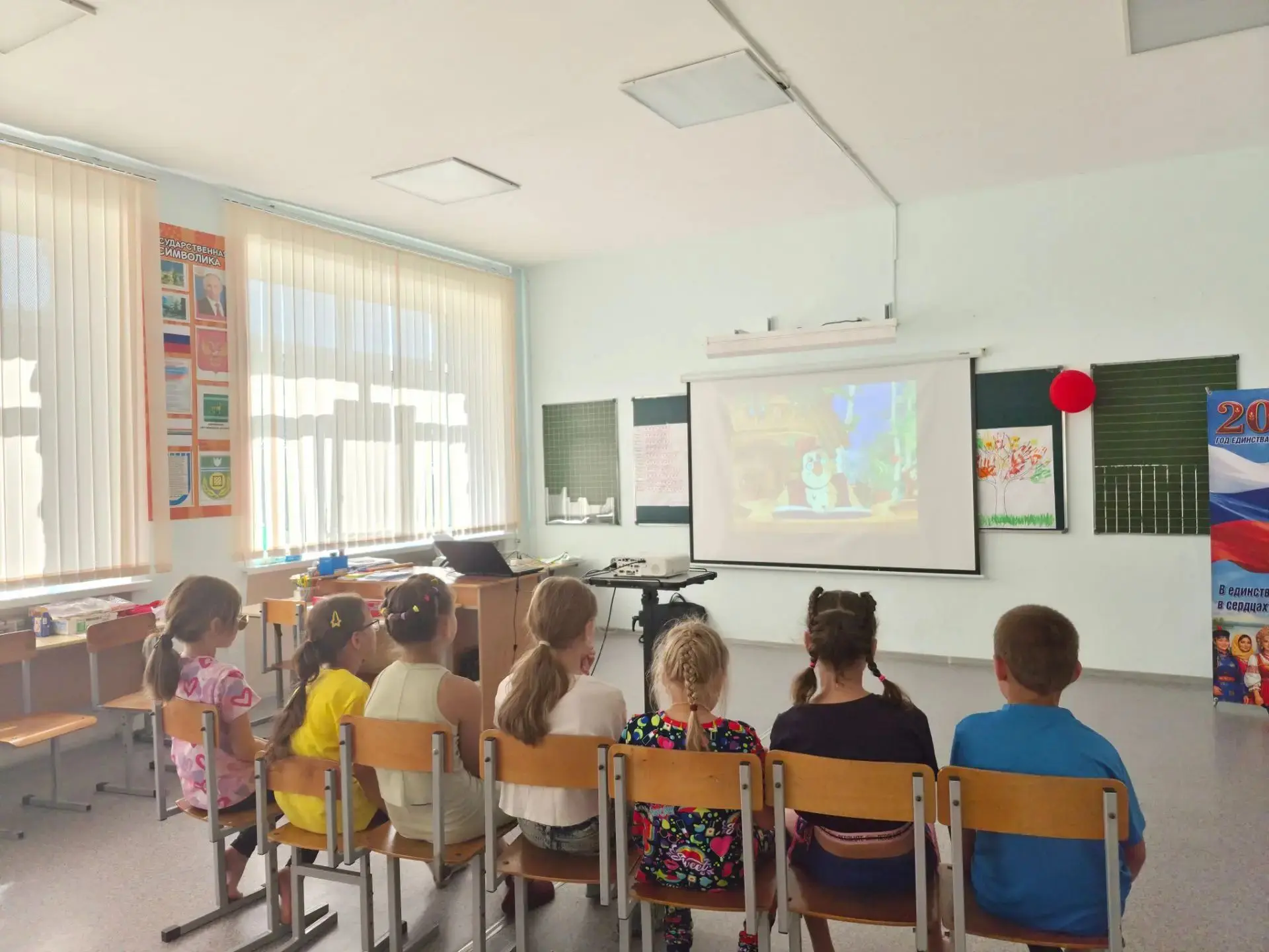 Миссия «Безопасность»: как прошел наш день! ⛺️🛡️

Сегодня в нашем лагере стартовала одна из самых в