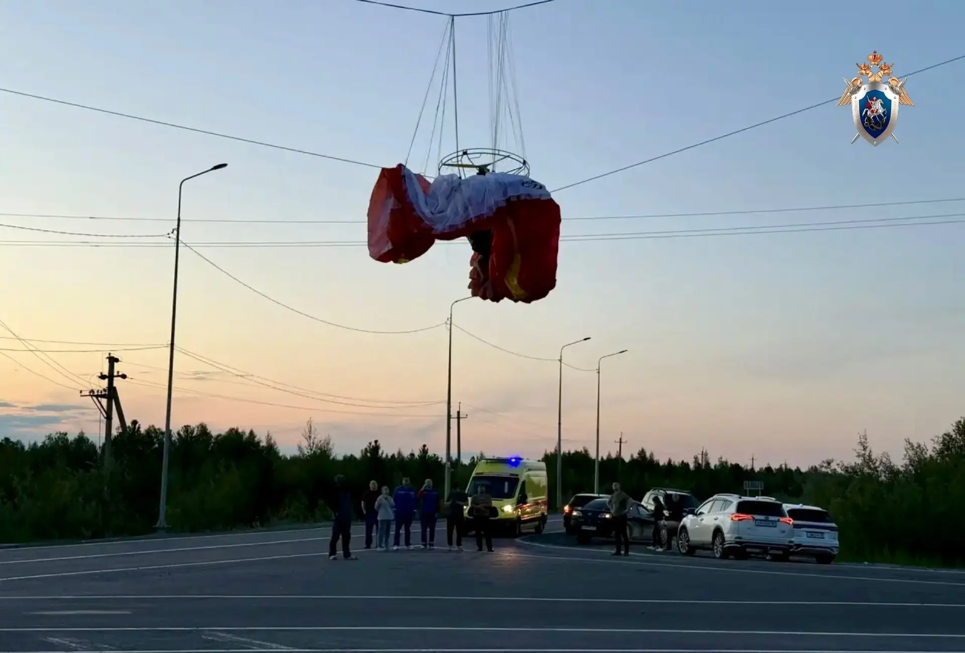 В ЯНАО по факту оказания небезопасных полетов на паралете, в результате которого постра...
