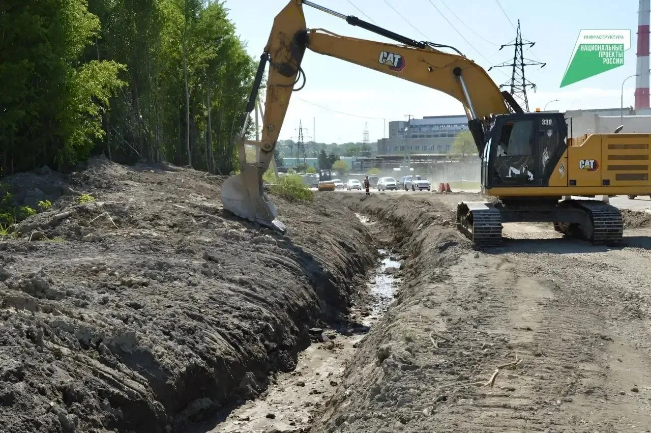 Продолжаем приводить в порядок дороги в Амурске 🛣

В 2026 году в городе планируется обновить более 