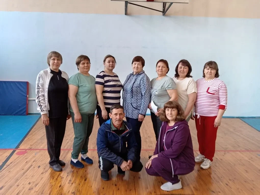 Сегодня коллектив нашей школы продемонстрировал свою физическую подготовку, сдав нормы ...