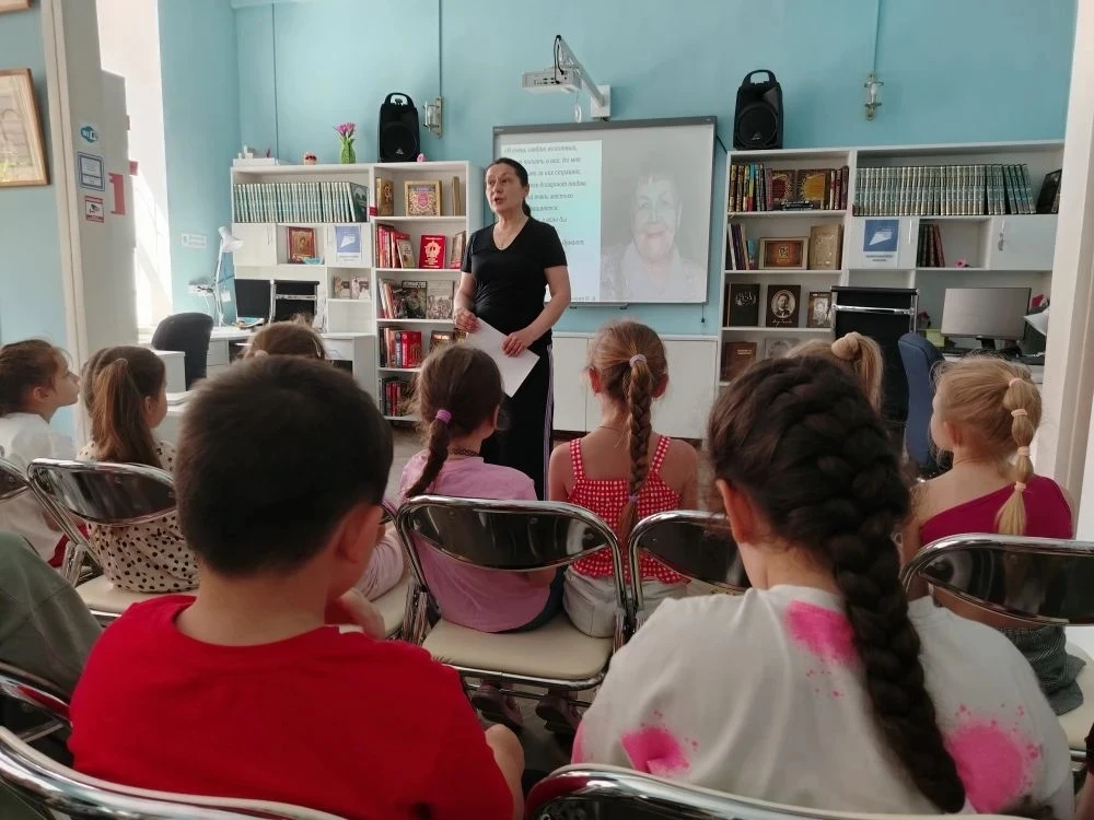 📚Ребята из подготовительной к школе группы посетили библиотеку имени А. С. Пушкина. 📖

📙Встреча б