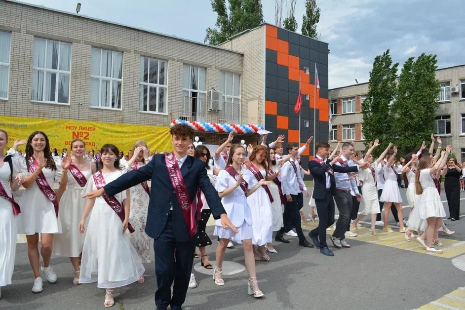 Последний звонок прозвучал: Взлет на крыльях "Мечты" в новую жизнь! Сегодняшний день для наших дорог